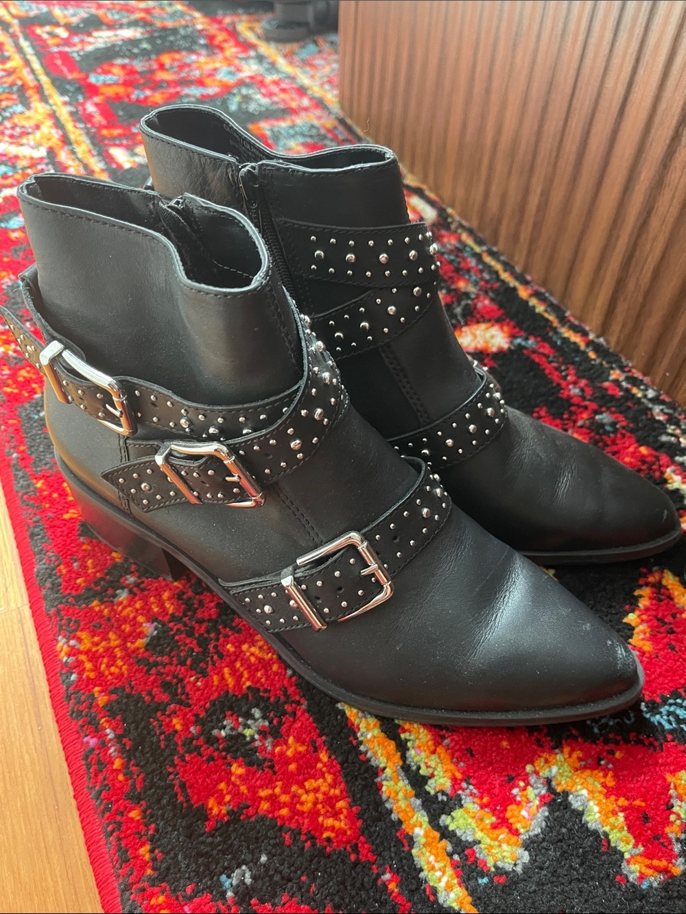 Steve Madden Black Leather Studded Buckle Ankle Booties Size 8